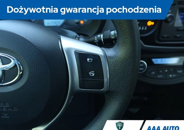 Toyota Yaris cena 45000 przebieg: 147068, rok produkcji 2017 z Baranów Sandomierski małe 326